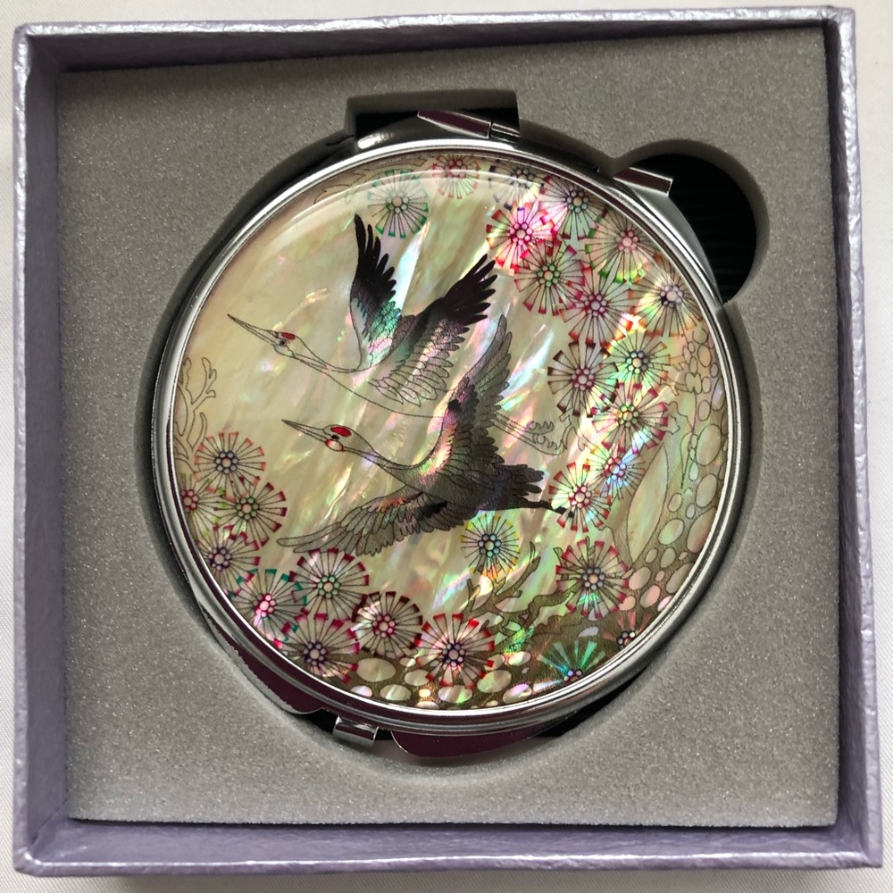 New Korean Inlaid Abalone Mirrored Compact